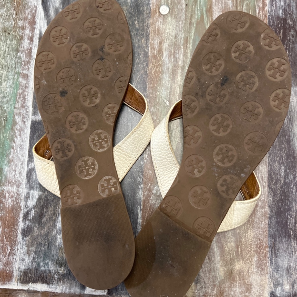 Sandals - Picture 2 of 4